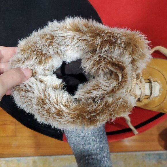 Timberland Mount Holly Duck Boots - Suede Lace Up Puffer Boots in Tan Size 8 - Picture 9 of 16